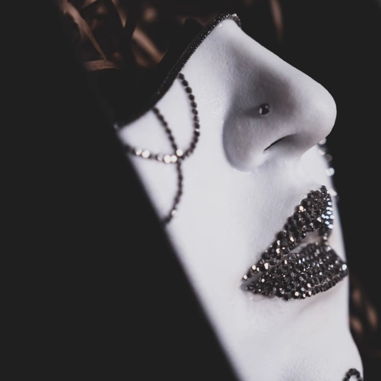 Glitzerstein-Rätselmaske